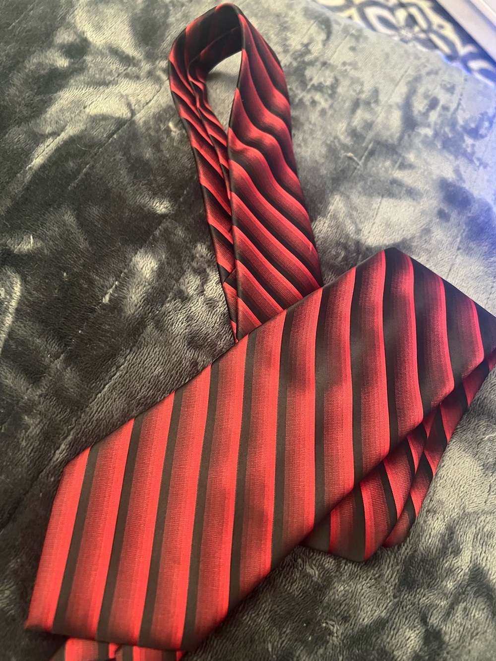 Red and Black Striped Men's Tie - Classic Formal Accessory